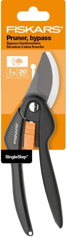 Fiskars Bypass-Gartenschere für frische Äste und Zweige, Antihaftbeschichtet, Hochwertige Stahl-Klingen, Länge: 20 cm, Schwarz/Orange, SingleStep, P26, 1000567