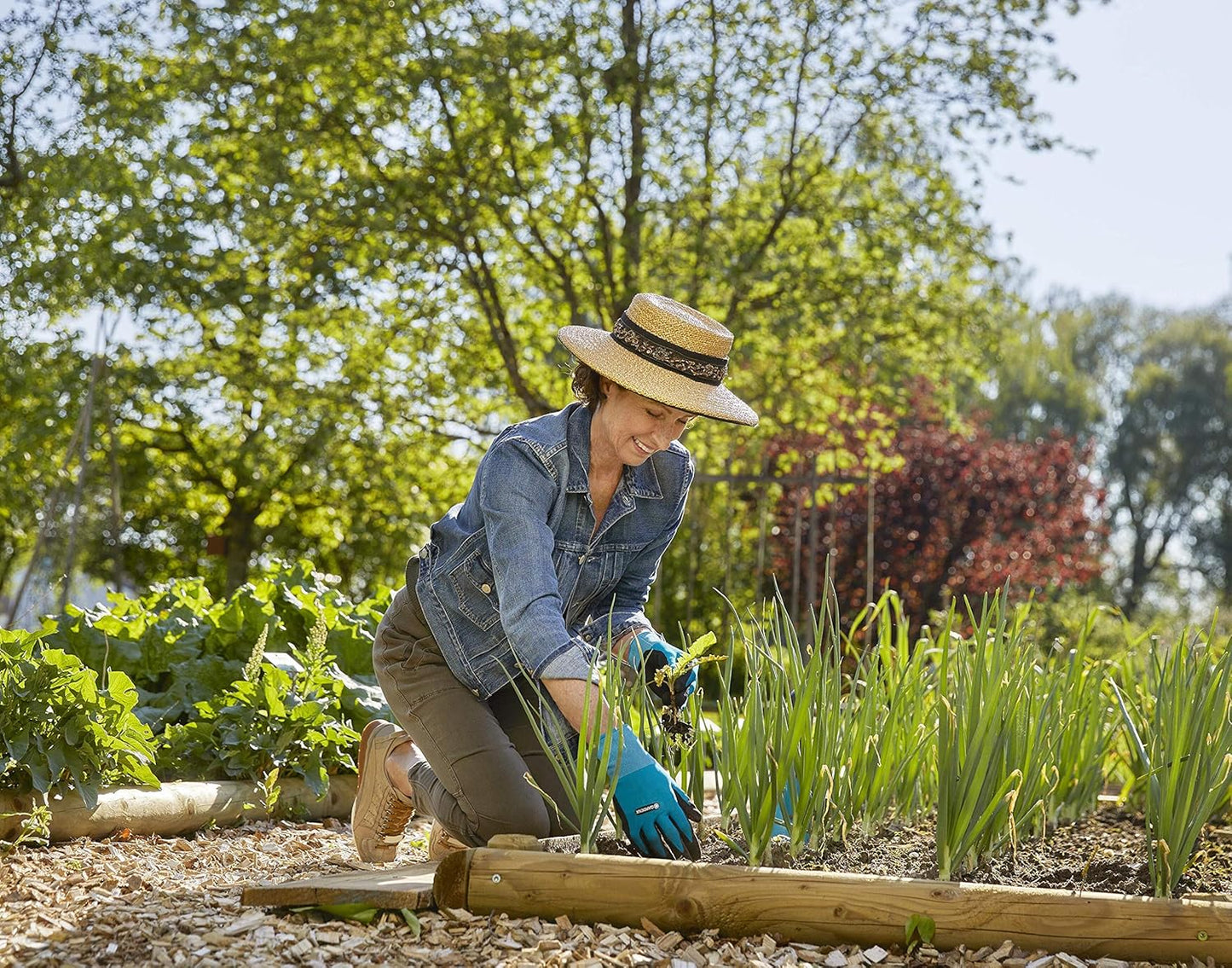 Gardena Pflanz- und Bodenhandschuh 9/L: Handschuhe für Garten- und Bodenarbeiten, Feuchtigkeitsschutz dank Nitril-Oberfläche, mobile touch für Smartphonenutzung (11512-20)